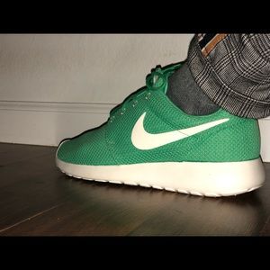 Mint green Nike Roshie shoes